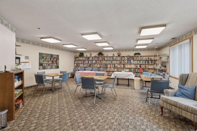 32 11th Avenue S 303, Hopkins, MN 55343