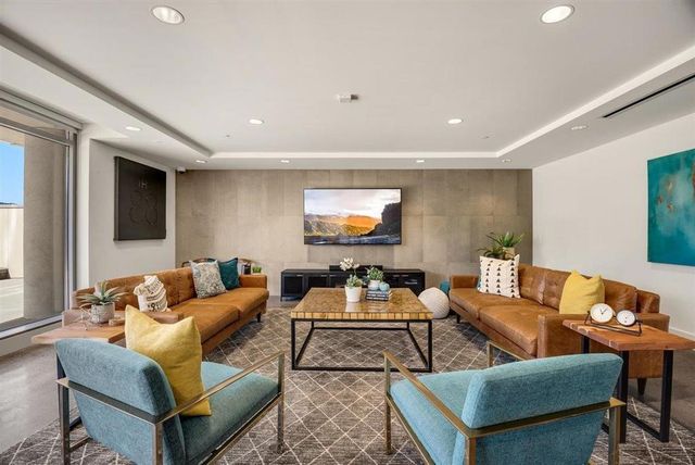 88 E San Fernando Street 909, San Jose, CA 95113