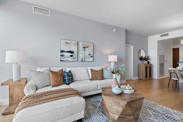 88 E San Fernando Street 909, San Jose, CA 95113