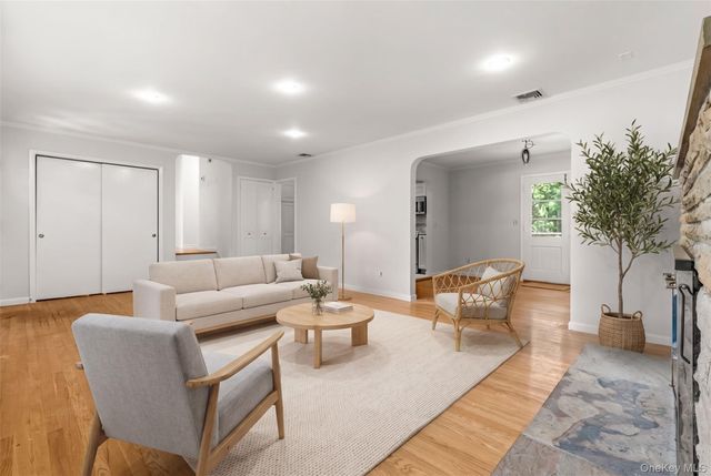 269 Woodlands Ave, White Plains, NY 10607