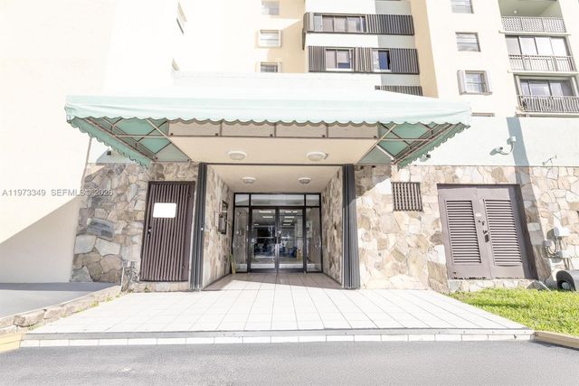 5055 NW 7th St 504, Miami, FL 33126