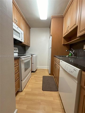 5055 NW 7th St 504, Miami, FL 33126