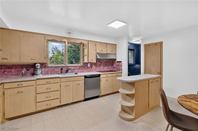 7805 Spring Lake Lane, Canfield, OH 44406