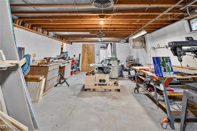 7805 Spring Lake Lane, Canfield, OH 44406
