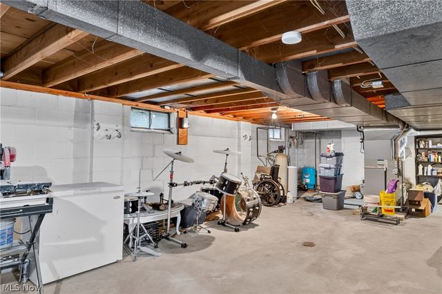 7805 Spring Lake Lane, Canfield, OH 44406