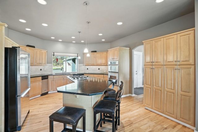 18102 N West Shore Rd, Nine Mile Falls, WA 99026