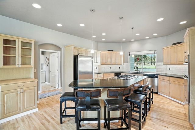 18102 N West Shore Rd, Nine Mile Falls, WA 99026
