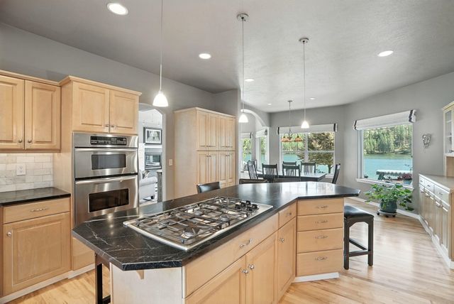 18102 N West Shore Rd, Nine Mile Falls, WA 99026