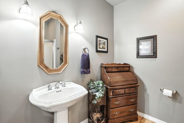 18102 N West Shore Rd, Nine Mile Falls, WA 99026