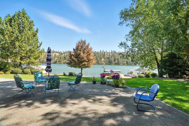 18102 N West Shore Rd, Nine Mile Falls, WA 99026