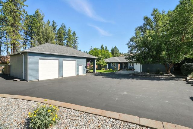 18102 N West Shore Rd, Nine Mile Falls, WA 99026