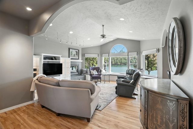 18102 N West Shore Rd, Nine Mile Falls, WA 99026
