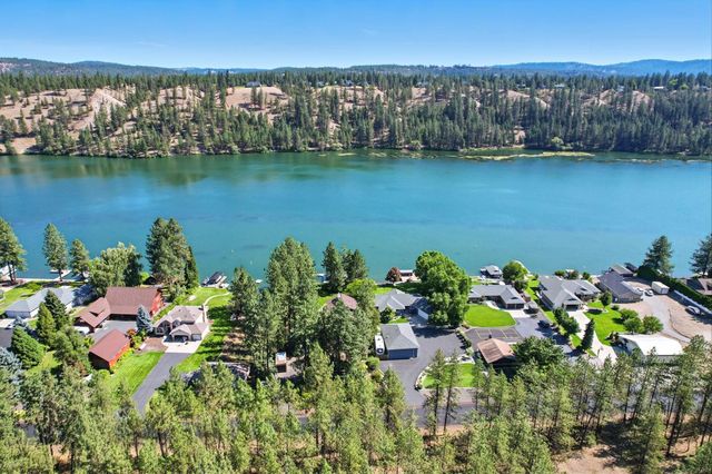 18102 N West Shore Rd, Nine Mile Falls, WA 99026