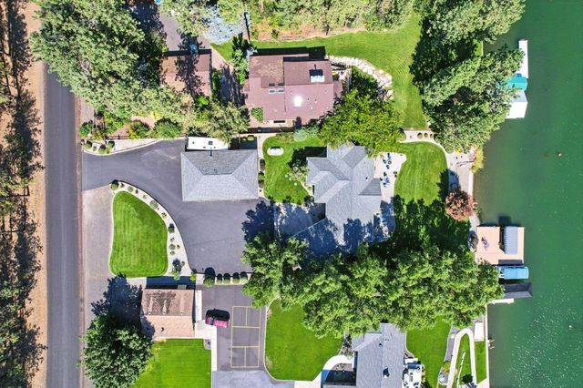 18102 N West Shore Rd, Nine Mile Falls, WA 99026