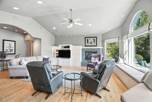 18102 N West Shore Rd, Nine Mile Falls, WA 99026