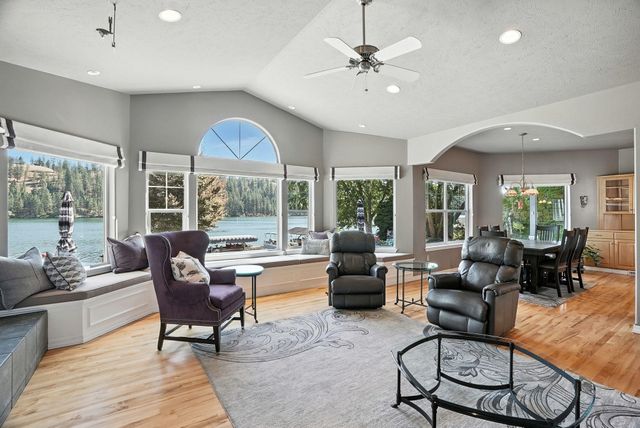 18102 N West Shore Rd, Nine Mile Falls, WA 99026