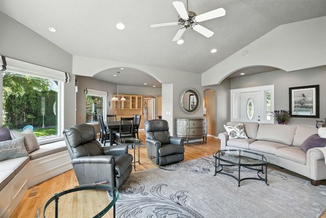 18102 N West Shore Rd, Nine Mile Falls, WA 99026