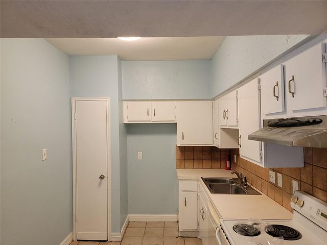 2100 Tanglewilde Street 600, Houston, TX 77063