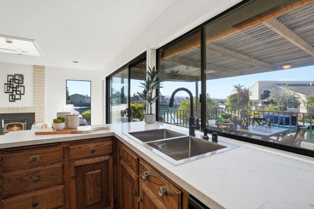 1190 Flying Fish Street, Foster City, CA 94404