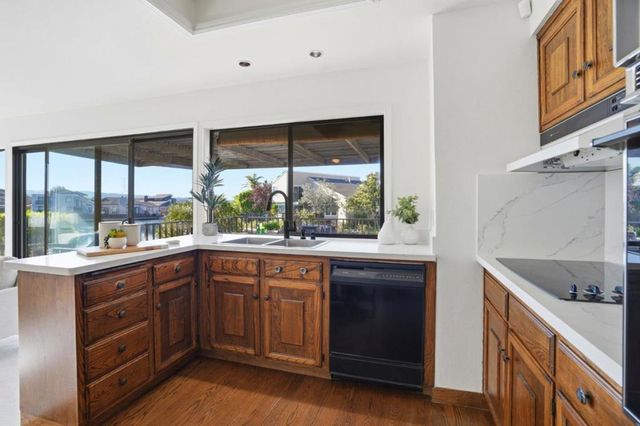 1190 Flying Fish Street, Foster City, CA 94404