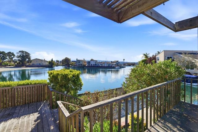 1190 Flying Fish Street, Foster City, CA 94404