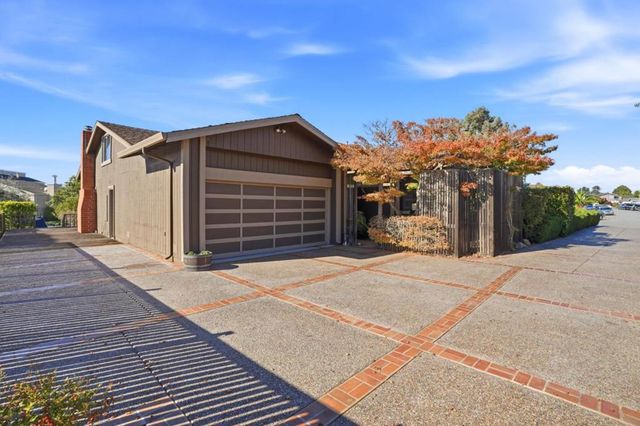 1190 Flying Fish Street, Foster City, CA 94404