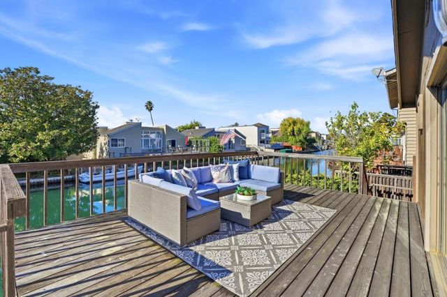 1190 Flying Fish Street, Foster City, CA 94404