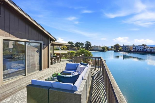 1190 Flying Fish Street, Foster City, CA 94404