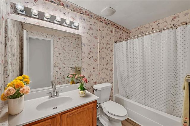 1010 Legends WAY, Suffolk, VA 23435