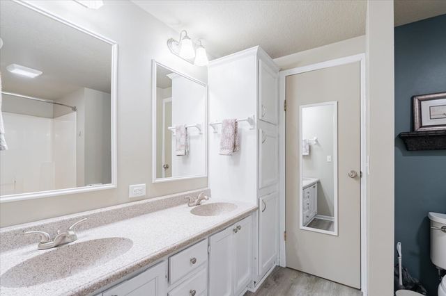 23 Geneva Court, Bloomington, IL 61704