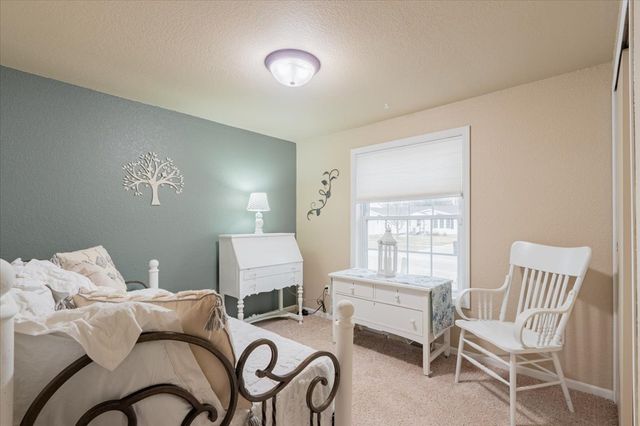 23 Geneva Court, Bloomington, IL 61704