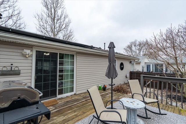 23 Geneva Court, Bloomington, IL 61704