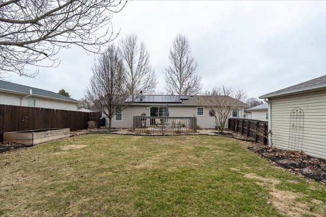 23 Geneva Court, Bloomington, IL 61704