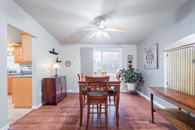 23 Geneva Court, Bloomington, IL 61704