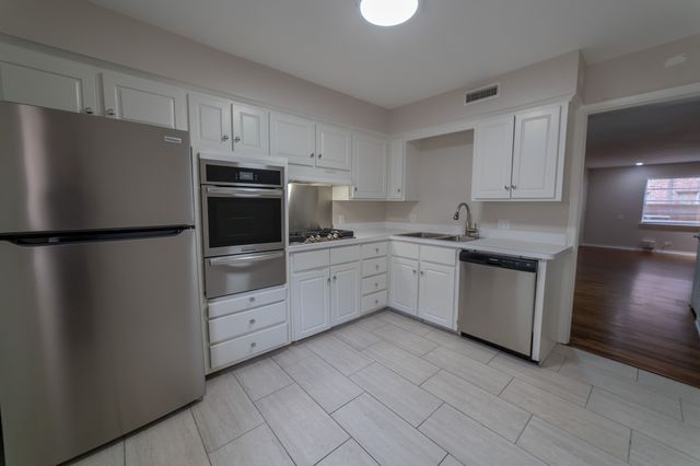 3434 McFarlin Boulevard D, Dallas, TX 75205