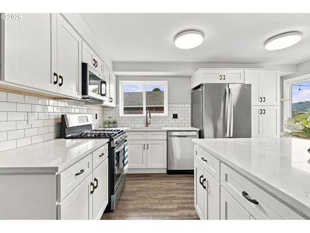 1424 Sw 209TH Ave, Beaverton, OR 97003