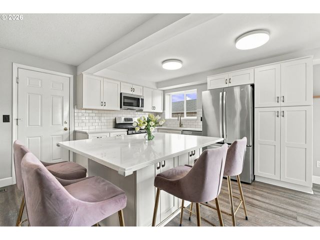 1424 Sw 209TH Ave, Beaverton, OR 97003