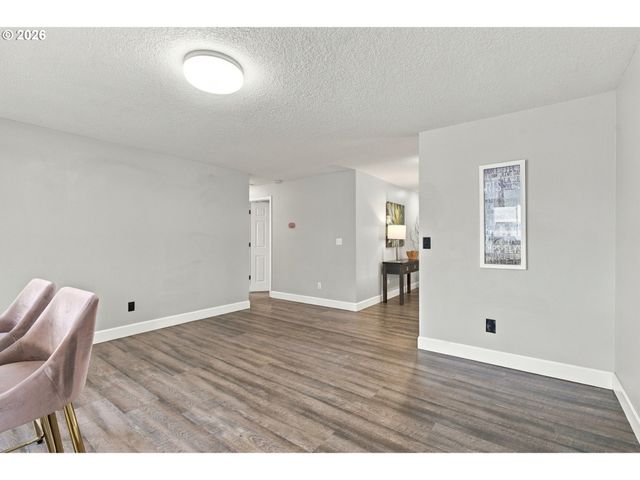1424 Sw 209TH Ave, Beaverton, OR 97003