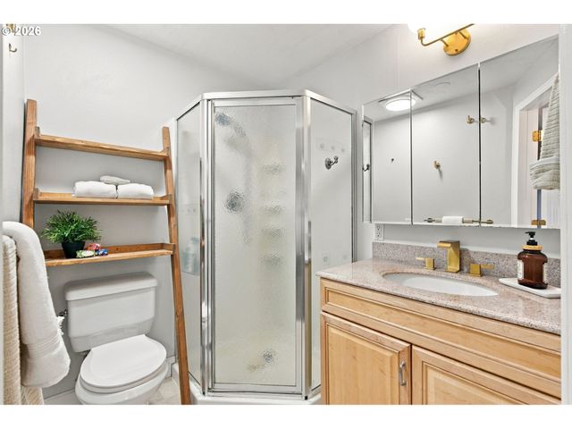 1424 Sw 209TH Ave, Beaverton, OR 97003