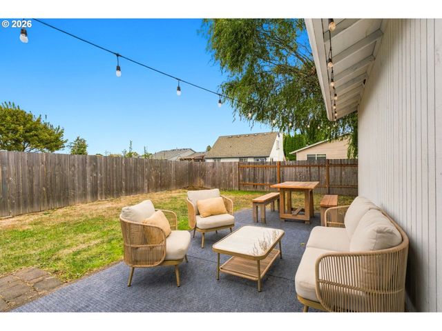 1424 Sw 209TH Ave, Beaverton, OR 97003
