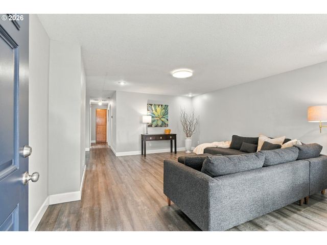 1424 Sw 209TH Ave, Beaverton, OR 97003