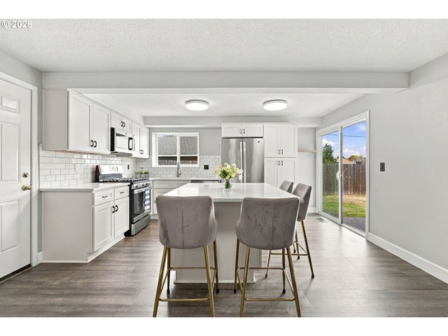 1424 Sw 209TH Ave, Beaverton, OR 97003