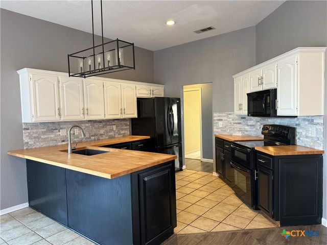 2010 Shadow Ridge Road, Harker Heights, TX 76548