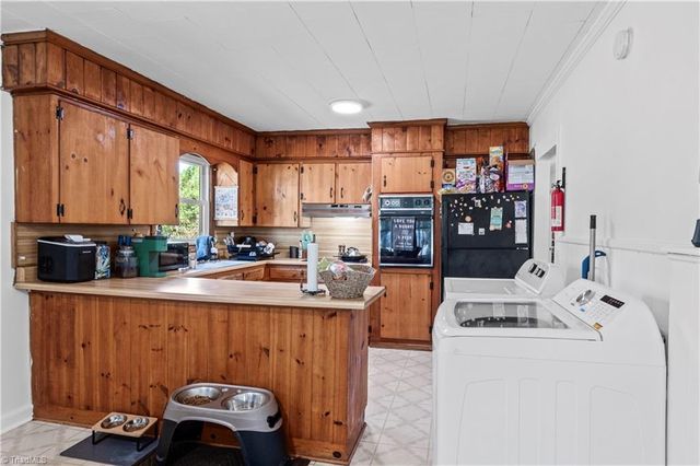 2307 E Green Drive, High Point, NC 27260
