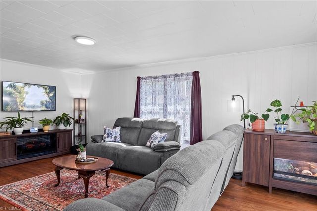 2307 E Green Drive, High Point, NC 27260