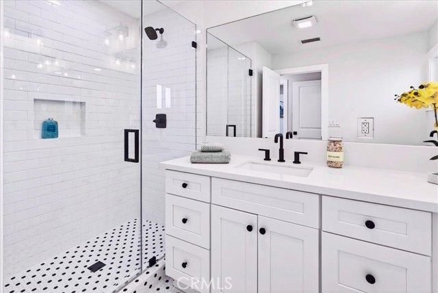 1254 Sanborn Avenue, Los Angeles, CA 90029