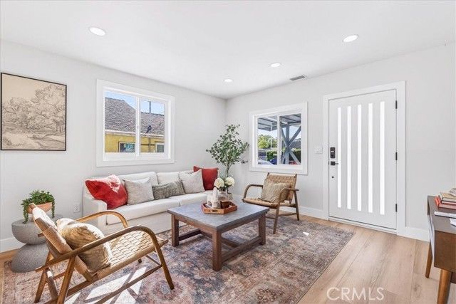 1254 Sanborn Avenue, Los Angeles, CA 90029