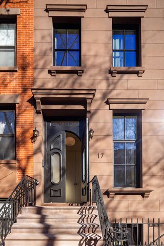 17 DOUGLASS Street, New York City, NY 11231