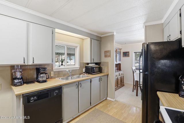 8901 N STARR LOOP, Hayden, ID 83835