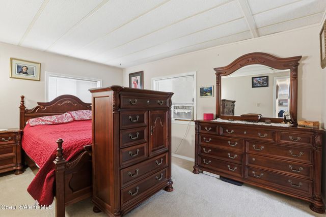 8901 N STARR LOOP, Hayden, ID 83835